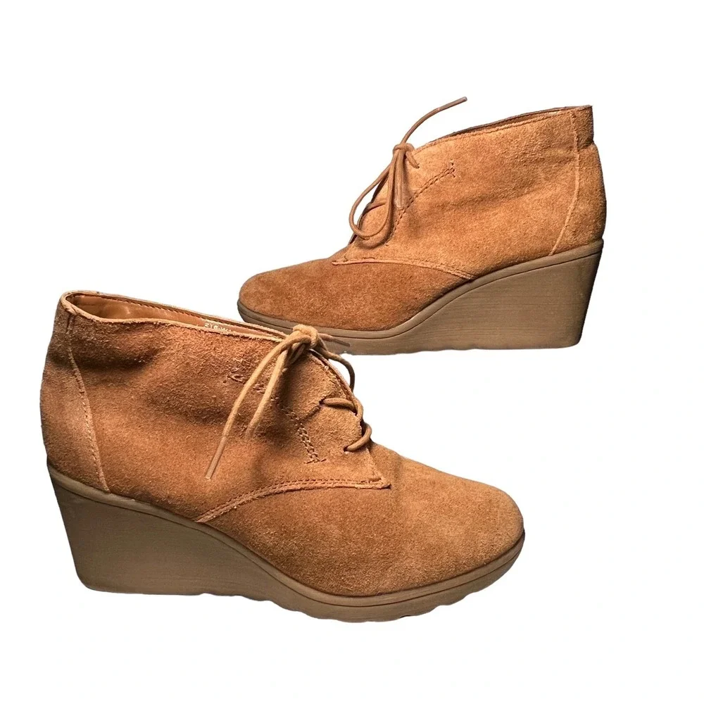 White Mountain Kahlua Suede Leather Wedge Ankle Booties Size 8 Tan Taupe Lace Up